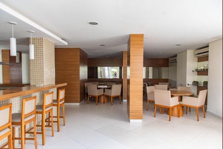 Apartamento à venda com 98m², 3 quartos e 2 vagas Apartamento à venda com 98m², 3 quartos e 2 vagasÁrea comum - Salão de festas