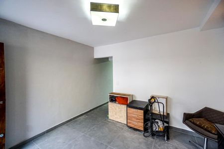 Casa à venda com 120m², 4 quartos e 2 vagas Casa à venda com 120m², 4 quartos e 2 vagasSala