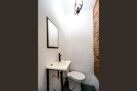 Casa à venda com 120m², 4 quartos e 2 vagas Casa à venda com 120m², 4 quartos e 2 vagasLavabo