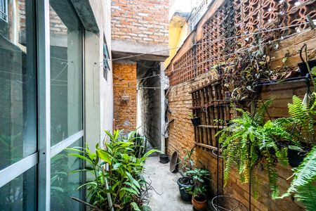 Casa à venda com 120m², 4 quartos e 2 vagas Casa à venda com 120m², 4 quartos e 2 vagasQuintal