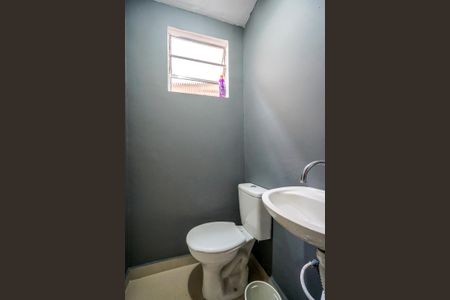 Casa à venda com 120m², 4 quartos e 2 vagas Casa à venda com 120m², 4 quartos e 2 vagasBanheiro