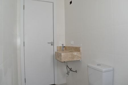 Casa de condomínio para alugar com 200m², 3 quartos e 3 vagas Casa de condomínio para alugar com 200m², 3 quartos e 3 vagasBanheiro da Suíte 2