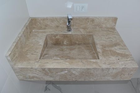 Casa de condomínio para alugar com 200m², 3 quartos e 3 vagas Casa de condomínio para alugar com 200m², 3 quartos e 3 vagasBanheiro da Suíte 1