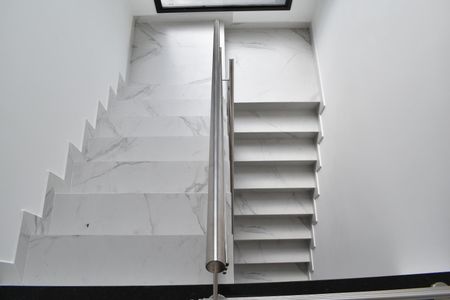 Casa de condomínio para alugar com 200m², 3 quartos e 3 vagas Casa de condomínio para alugar com 200m², 3 quartos e 3 vagasCorredor/Escada