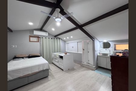 Casa de condomínio à venda com 140m², 3 quartos e 2 vagasSuíte Master