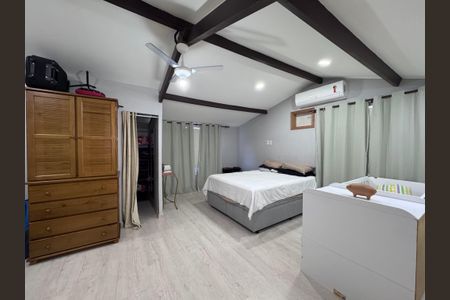 Casa de condomínio à venda com 140m², 3 quartos e 2 vagasSuíte Master