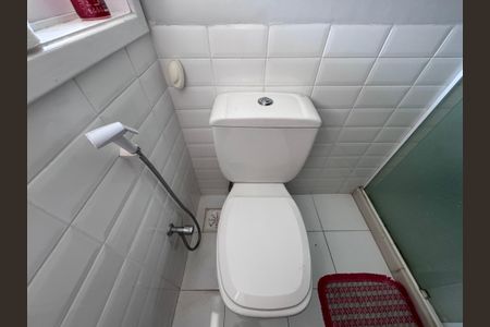 Casa de condomínio à venda com 140m², 3 quartos e 2 vagasSuíte Master - Banheiro