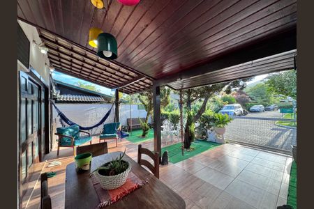 Casa de condomínio à venda com 140m², 3 quartos e 2 vagasÁrea externa