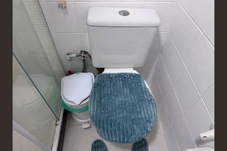 Casa de condomínio à venda com 140m², 3 quartos e 2 vagasBanheiro Social