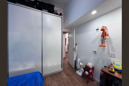 Casa de condomínio à venda com 140m², 3 quartos e 2 vagasQuarto