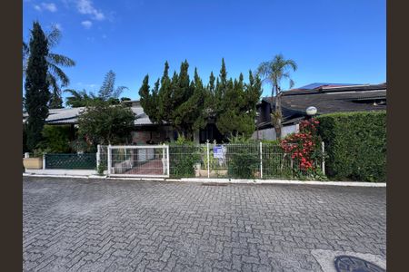 Casa de condomínio à venda com 140m², 3 quartos e 2 vagasFachada