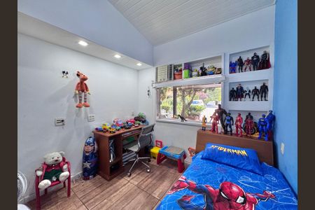 Casa de condomínio à venda com 140m², 3 quartos e 2 vagasQuarto