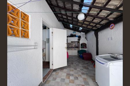 Casa de condomínio à venda com 140m², 3 quartos e 2 vagasÁrea externa