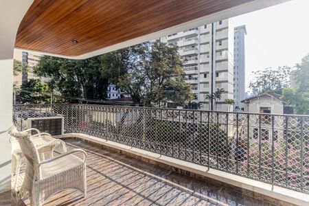 Apartamento à venda com 260m², 4 quartos e 3 vagasVaranda
