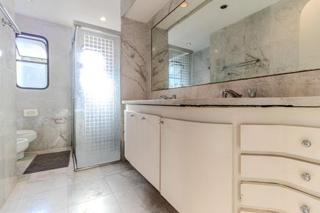 Apartamento à venda com 260m², 4 quartos e 3 vagasBanheiro Social