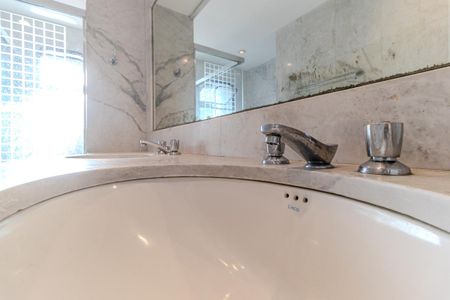 Apartamento à venda com 260m², 4 quartos e 3 vagasBanheiro Social