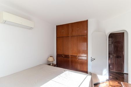 Apartamento à venda com 260m², 4 quartos e 3 vagasQuarto 2
