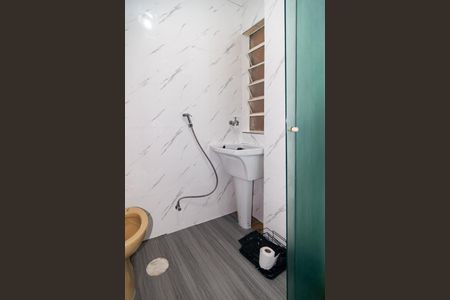 Studio à venda com 33m², 1 quarto e sem vaga Studio à venda com 33m², 1 quarto e sem vagaBanheiro / Área de Serviço
