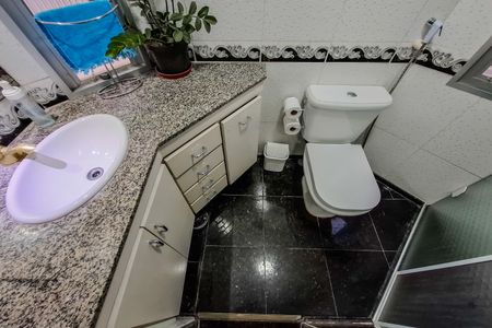 Apartamento à venda com 144m², 2 quartos e 2 vagas Apartamento à venda com 144m², 2 quartos e 2 vagasBanheiro da Suíte 2