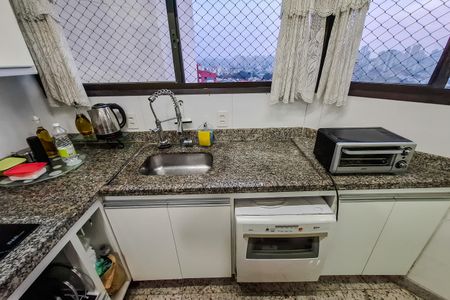 Apartamento à venda com 144m², 2 quartos e 2 vagas Apartamento à venda com 144m², 2 quartos e 2 vagasCozinha