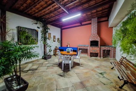 Apartamento à venda com 144m², 2 quartos e 2 vagas Apartamento à venda com 144m², 2 quartos e 2 vagasÁrea comum - Churrasqueira