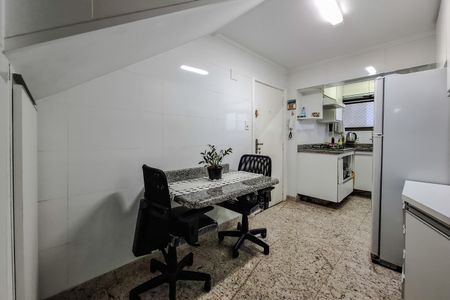 Apartamento à venda com 144m², 2 quartos e 2 vagas Apartamento à venda com 144m², 2 quartos e 2 vagasCozinha