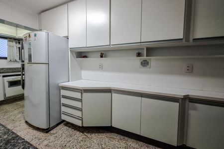 Apartamento à venda com 144m², 2 quartos e 2 vagas Apartamento à venda com 144m², 2 quartos e 2 vagasCozinha