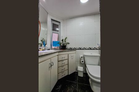 Apartamento à venda com 144m², 2 quartos e 2 vagas Apartamento à venda com 144m², 2 quartos e 2 vagasBanheiro da Suíte 2