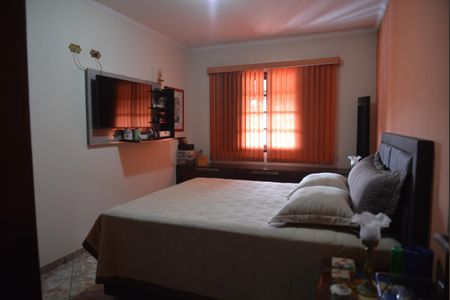 Casa à venda com 267m², 4 quartos e 4 vagasQuarto Suíte