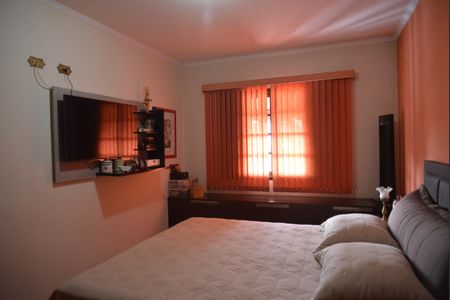 Casa à venda com 267m², 4 quartos e 4 vagasQuarto Suíte