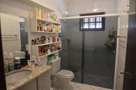 Casa à venda com 267m², 4 quartos e 4 vagasBanheiro da Suíte