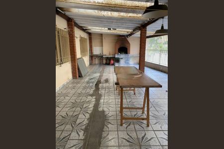 Casa à venda com 3 quartos, 350m² em Jardim Maria Estela, São Paulo