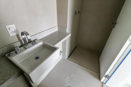 Apartamento à venda com 325m², 4 quartos e 4 vagasBanheiro da Suíte 3