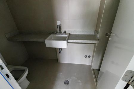 Apartamento à venda com 325m², 4 quartos e 4 vagasBanheiro da Suíte 3