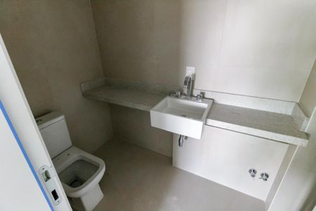 Apartamento à venda com 325m², 4 quartos e 4 vagasBanheiro da Suíte 3