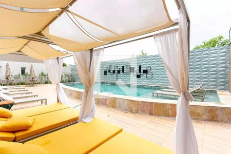 Apartamento à venda com 35m², 2 quartos e sem vagaÁrea comum - Piscina