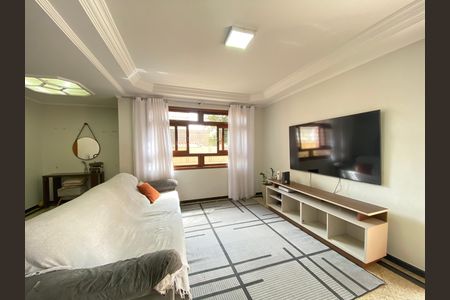 Casa à venda com 222m², 4 quartos e 2 vagas Casa à venda com 222m², 4 quartos e 2 vagasSala