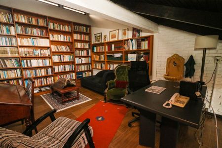 Casa à venda com 500m², 5 quartos e 2 vagasEscritório