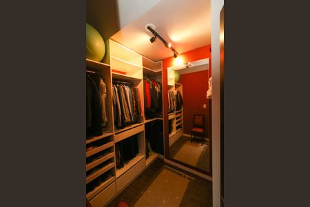 Casa à venda com 500m², 5 quartos e 2 vagasCloset da suíte