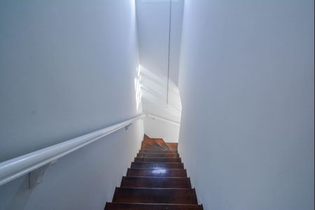 Casa à venda com 430m², 5 quartos e 10 vagasEscada