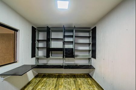 Casa à venda com 430m², 5 quartos e 10 vagasQuarto de Serviço