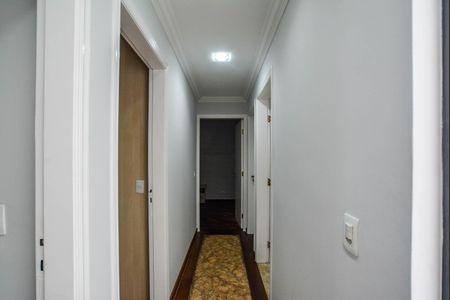 Casa à venda com 430m², 5 quartos e 10 vagasCorredor