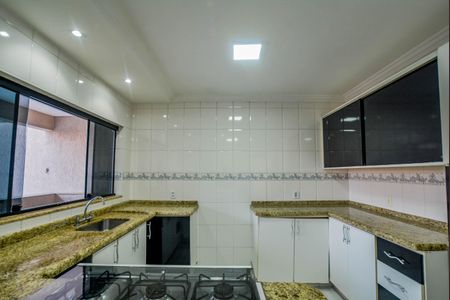 Casa à venda com 430m², 5 quartos e 10 vagasCozinha