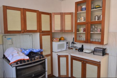 Casa à venda com 200m², 9 quartos e sem vaga Casa à venda com 200m², 9 quartos e sem vagaCozinha