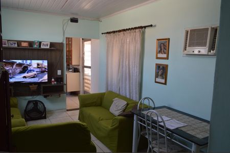 Casa à venda com 200m², 9 quartos e sem vaga Casa à venda com 200m², 9 quartos e sem vagaSala