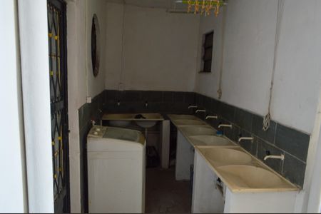 Casa à venda com 200m², 9 quartos e sem vaga Casa à venda com 200m², 9 quartos e sem vagaLavanderia