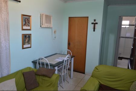 Casa à venda com 200m², 9 quartos e sem vaga Casa à venda com 200m², 9 quartos e sem vagaSala