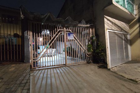 Casa à venda com 97m², 2 quartos e 1 vaga Casa à venda com 97m², 2 quartos e 1 vagaFachada