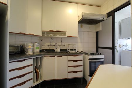 Apartamento para alugar com 220m², 3 quartos e 2 vagasCozinha