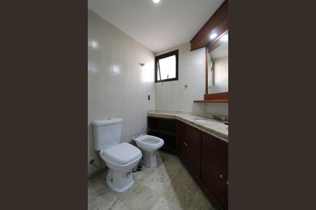 Apartamento para alugar com 220m², 3 quartos e 2 vagasBanheiro da Suíte